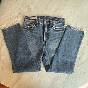 Gap Women’s Short Cheeky Straight Sky High Jeans